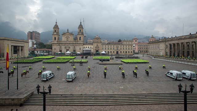 Nuevo parque automotor y Policías para Bogotá